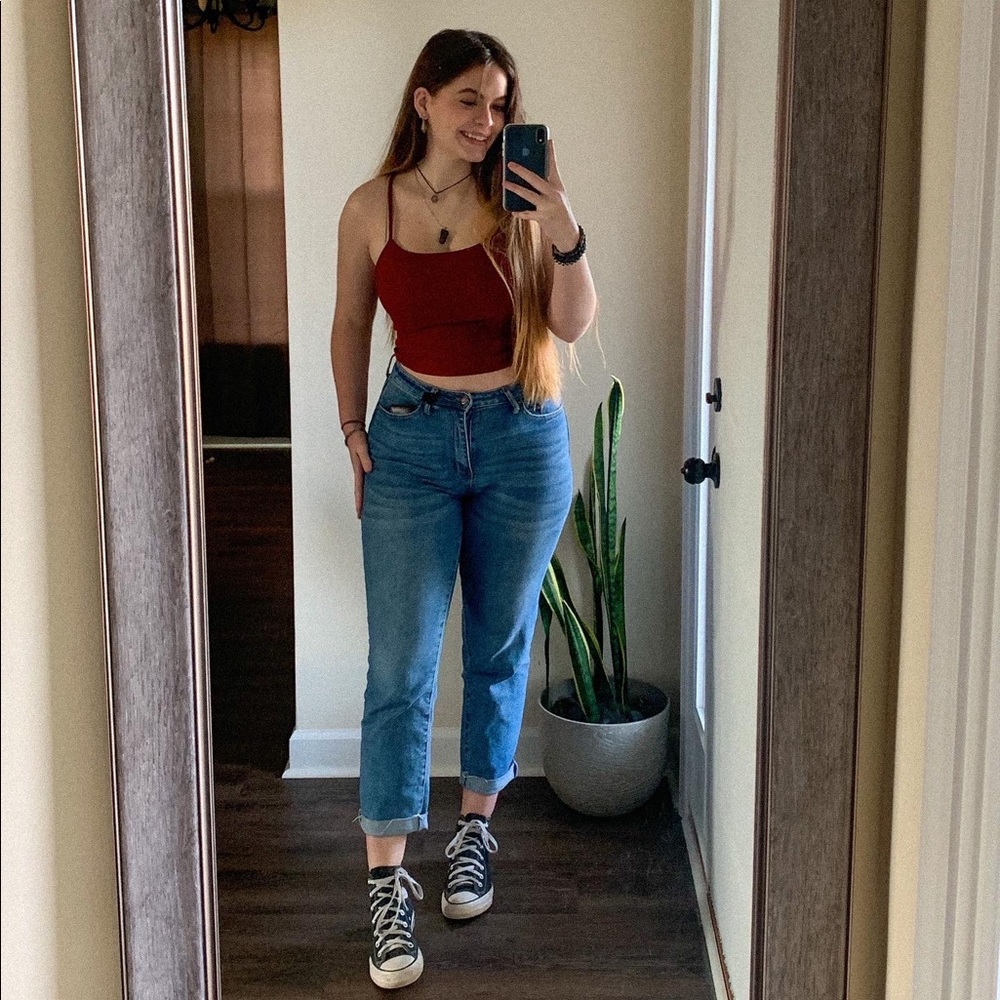 Meet your Posher, Elise